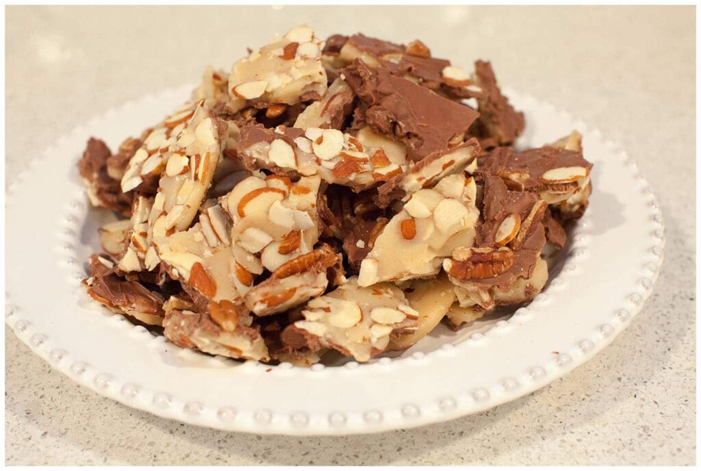 Journey of Doing - Click here for a super easy English toffee recipe that doesn't even require a candy thermometer! Perfect for holidays, parties, or when you want a sweet treat!