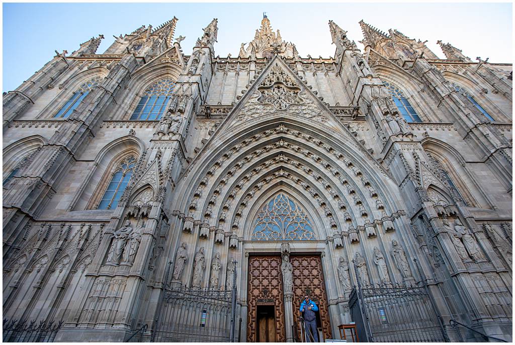 Until Departure - While there is much to do, here are the top 5 things to do in Barcelona for a great introduction to the city and make the most of your time!