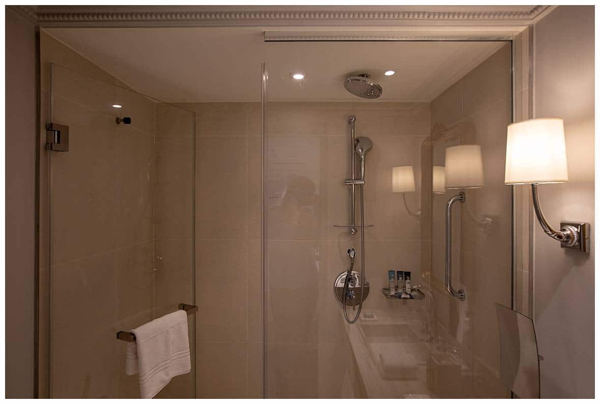 Journey of Doing - Hotel du Louvre Junior Suite bathroom