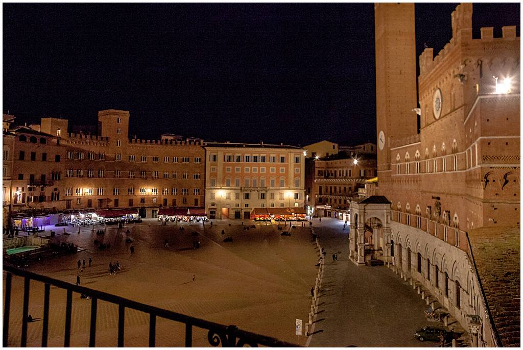 Where to Stay in Siena - La Terrazza sul Campo at night