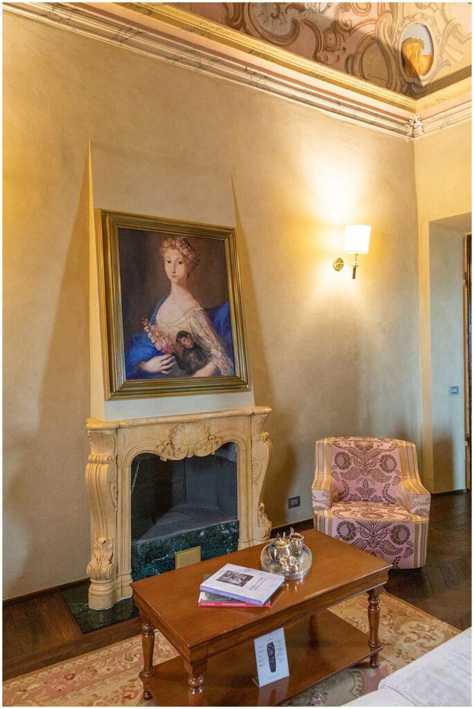 Palazzo Carletti Albany Suite Sitting room - where to stay in Tuscany - Where to stay in Montepulciano